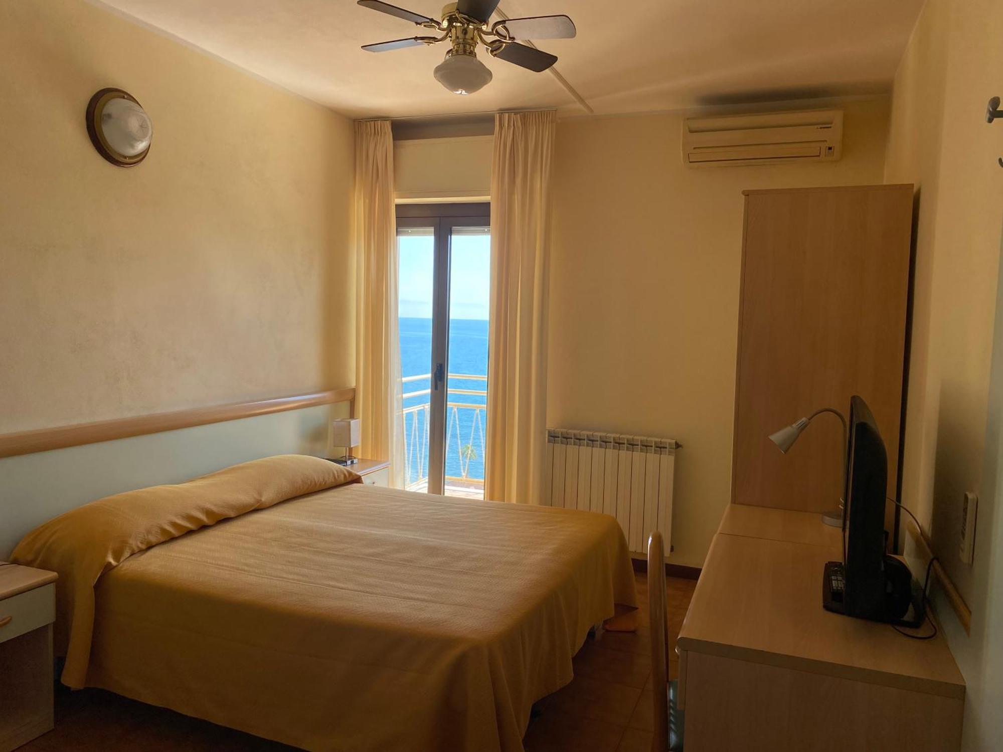 Ulivo Hotel Diano Marina Exterior photo
